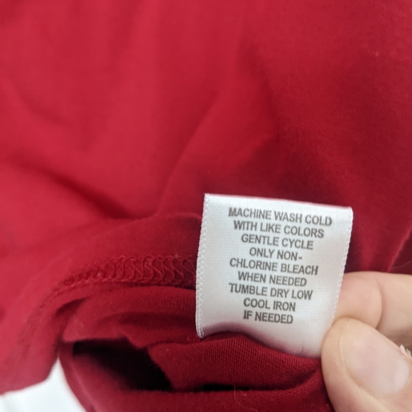 Red long sleeve turtleneck - Picture 6 of 6